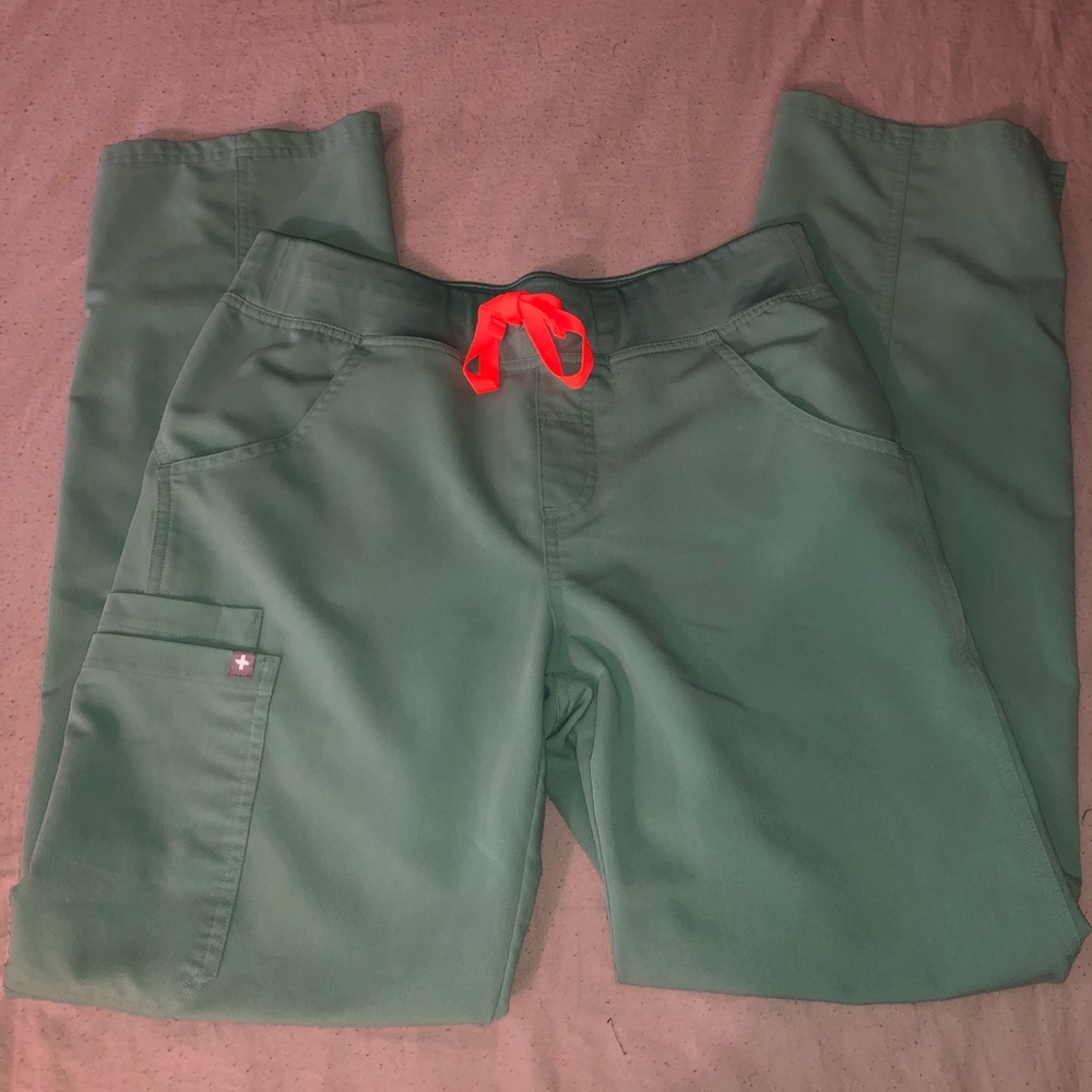 Figs Kade Cargo Scrub Pants